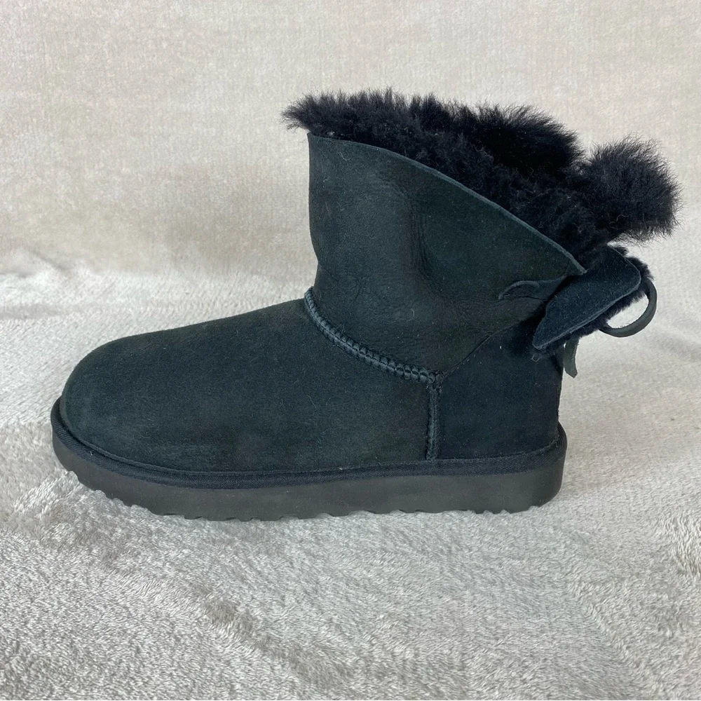 UGG Classic Mini Double Bow‎ Boots Womens Size 10 Black Sheepskin Suede *READ*